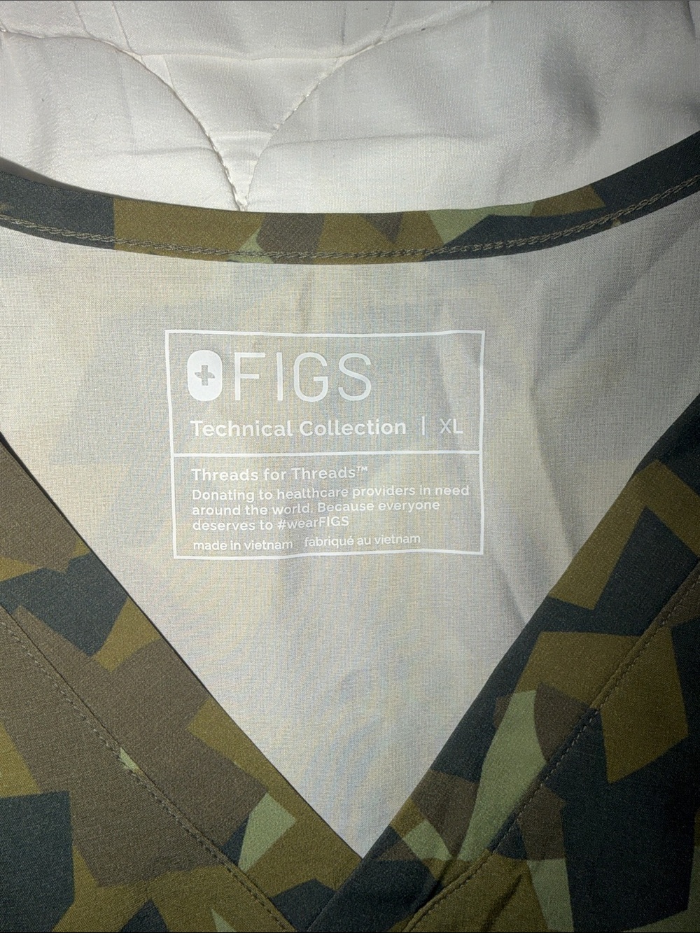 Figs Camouflage Scrub Set: Catarina Scrub Top and Joggers Pants - Picture 2 of 4